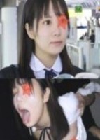 ベロ出し絶頂》【電車チカン】丸襟紐リ..